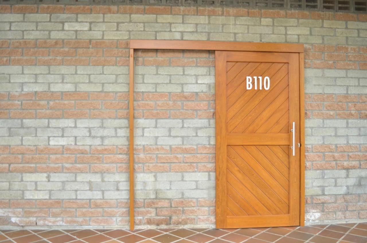 Hosteria Horizontes Caucasia Buitenkant foto