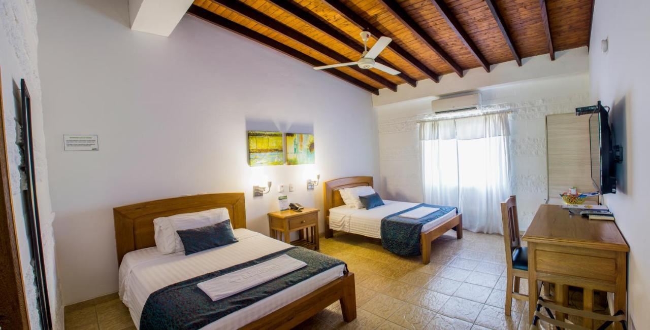 Hosteria Horizontes Caucasia Buitenkant foto